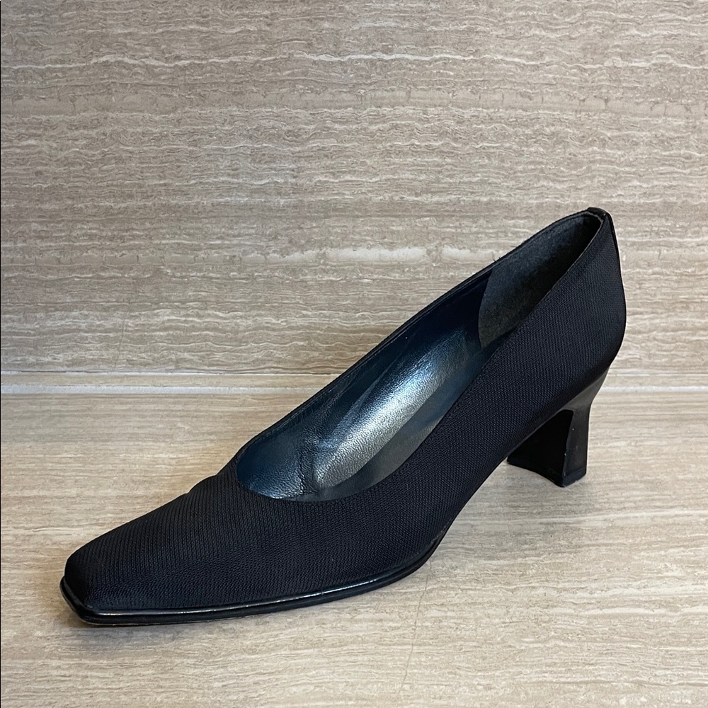 Stuart Weitzman Sz 10 AAAA Vintage Black Square-Toe Classic Pumps